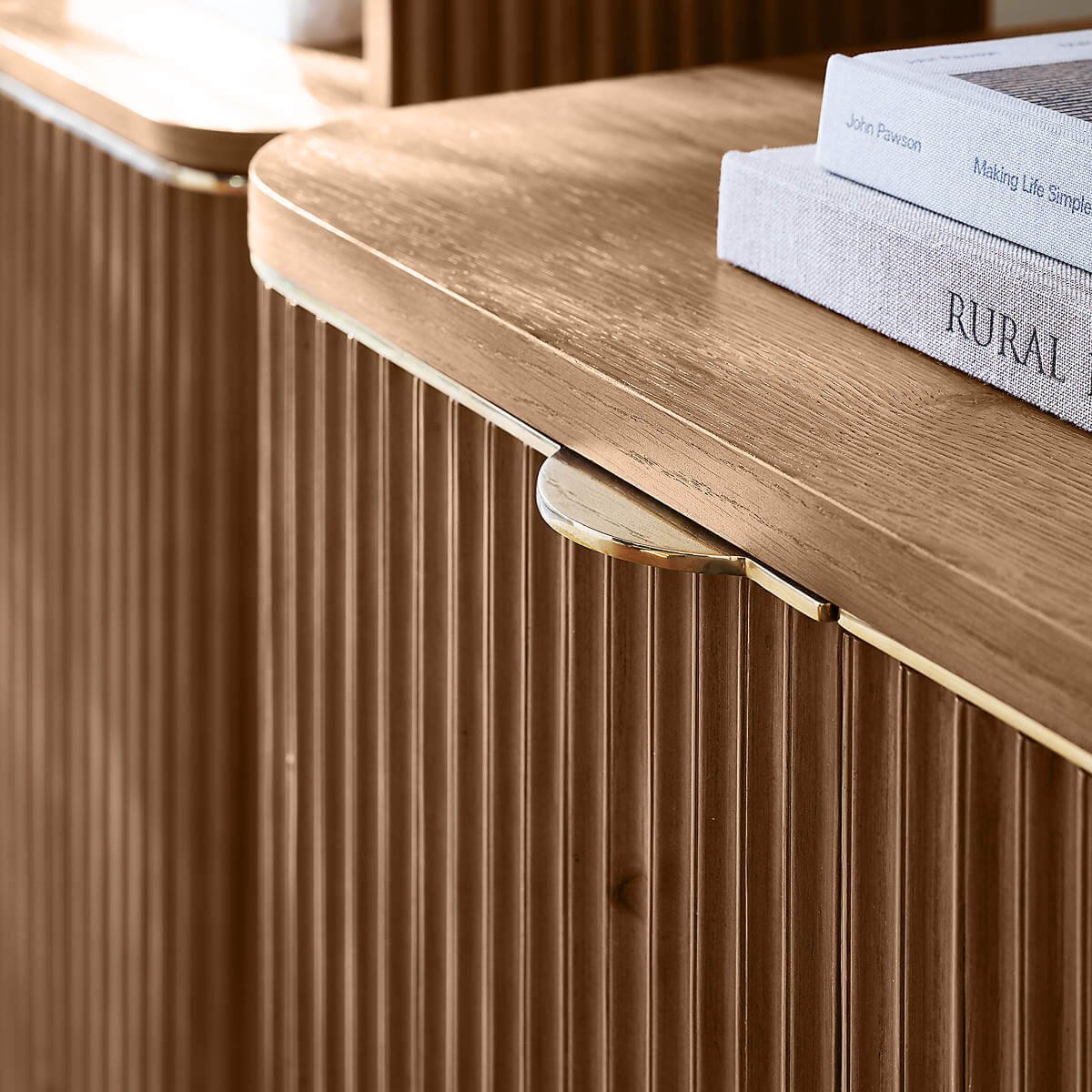 رف كتب جداري